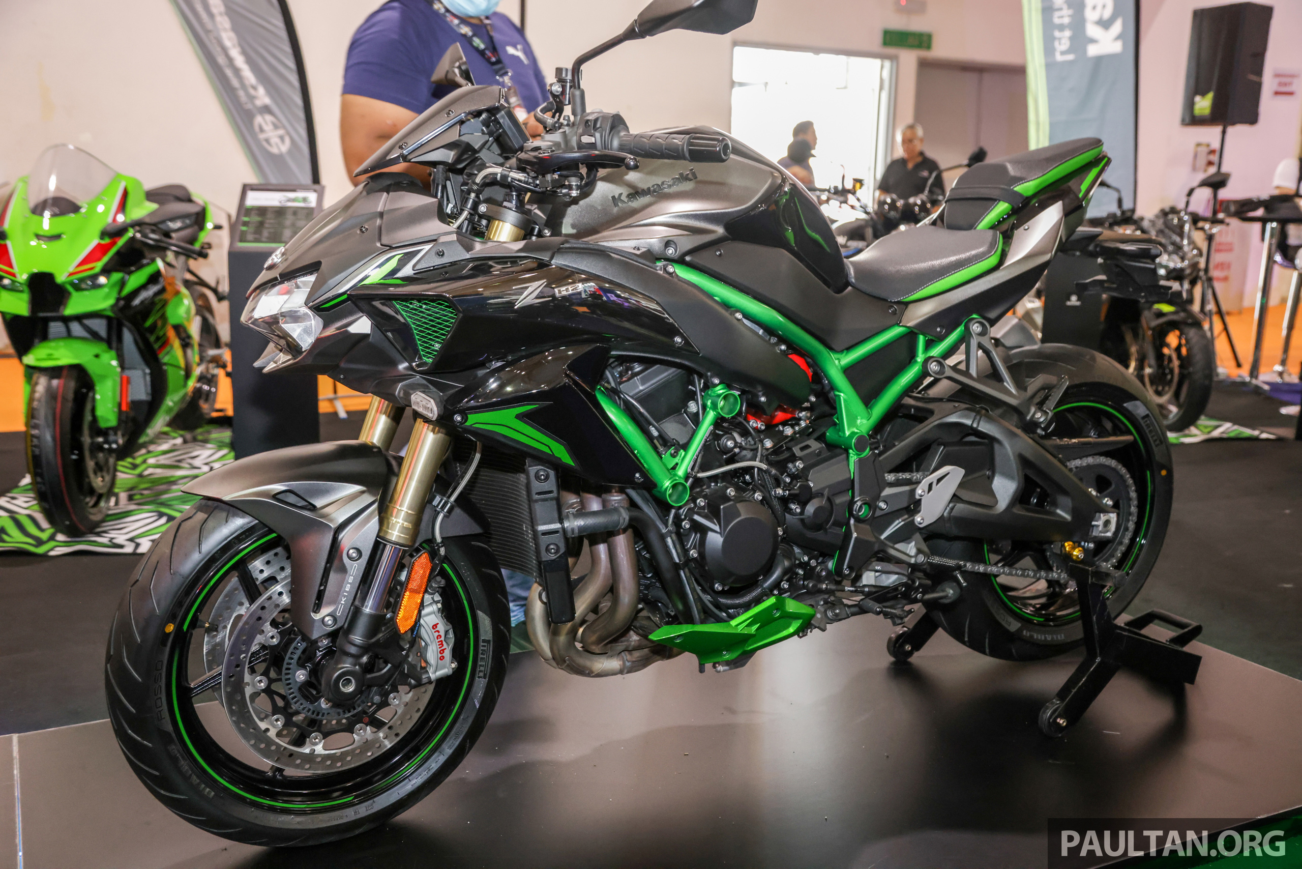 Kawasaki Z H2 SE 2023 trình làng, giá bán hơn 22.000 USD